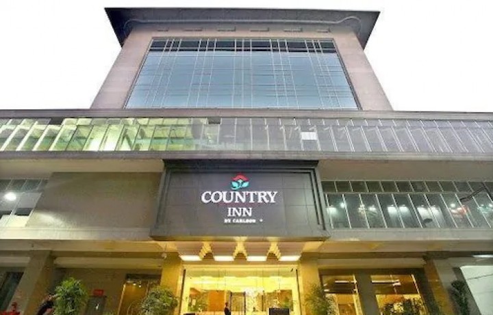 Country Inn & Suites…